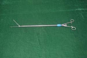 คีมหนีบกล้องทำจากสเตนเลสสตีลเครื่องมือผ่าตัดด้วยมือขนาด10มม. X 40ซม. - Product Image 5