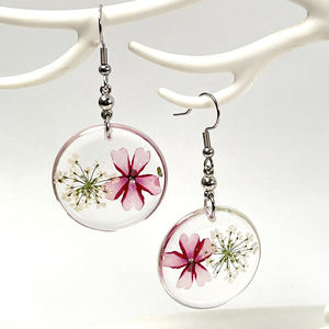 Boucles d'oreilles en résine époxy peintes à la main, motif floral, finition brillante, bijoux de mode pour femmes, boucles d'oreilles en résine - Product Image 6