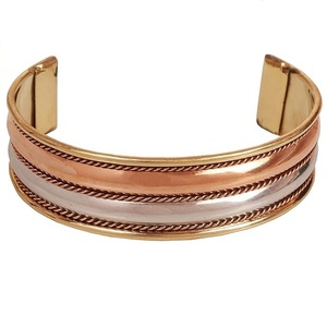 Bracelet manchette spirituel en cuivre pur fabriqué à la main pour hommes femmes bijoux de paix de guérison pour la pratique de la méditation et du mantra - Product Image 1