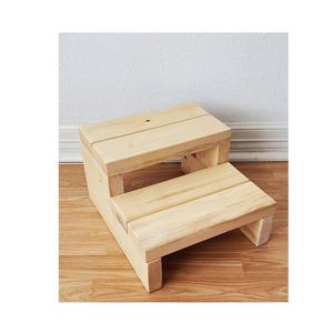 Taburete de Madera de Estilo Vintage con Diseño Clásico de Madera, Perfecto para Cocinas Rústicas, Dormitorios, Armarios, Estantes y Tareas Diarias - Product Image 1