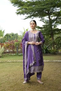 Traje Salwar Étnico Tradicional de Color Brillante de Alta Demanda para Mujer con Tela Modal y Viscosa, Ordene Ahora - Product Image 3