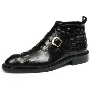 Bottines en cuir à la mode, mi-mollet, avec boucle et design léger, pour l'hiver et les soirées - Product Image 1