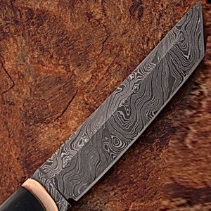 Cuchillo de Supervivencia de Acero de Damasco Hecho a Mano de Primera Calidad, Cuchillo de Caza y Campismo para Actividades al Aire Libre con Mango de Madera Resistente - Product Image 6