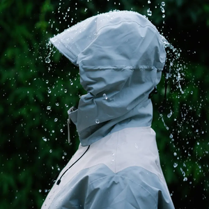 แจ็คเก็ตกันลมแบบมีฮู้ดสำหรับฤดูหนาว ขายส่ง สำหรับทุกเพศ เหมาะกับกิจกรรมกลางแจ้ง กันน้ำ กันลม ระบายอากาศได้ดี มีซิปแบบตั้ง ดีไซน์ทันสมัย - Product Image 3