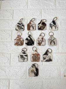 Llaveros de cuero Recién llegado Llavero de cuero de vaca Estampado de vaca de leopardo Llaveros de cuero Llaveros elegantes - Product Image 4