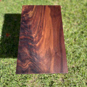 Planche à découper en noyer, bois dur naturel massif, planche de cuisine avec une texture de grain riche pour la préparation des aliments, le service et l'usage professionnel - Product Image 1