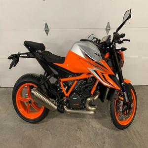 Motocicleta KT-M 1390 SUPER DUKE R EVO 2024 Original, con 1 Año de Garantía OEM, Origen KE - Product Image 1
