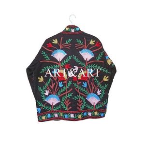 Chaqueta Acolchada de Invierno Hecha a Mano en India para Mujer, Ecológica, Transpirable, de Secado Rápido, con Bordado Floral Suzani de Algodón - Product Image 6