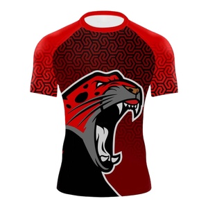 เสื้อแรชการ์ดสแปนเด็กซ์/โพลีเอสเตอร์พิมพ์โลโก้แบบมืออาชีพ แขนสั้น/แขนยาว แห้งเร็ว ป้องกันรังสียูวี 50+ สำหรับเล่นกีฬา เล่นเซิร์ฟ ว่ายน้ำ - Product Image 1