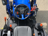 Tracteurs agricoles SOLIS Mini Compact 26 avec chargeur 4x4, tracteur à roues Solis pour petites exploitations agricoles et jardins