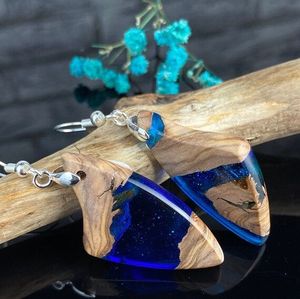 ต่างหูรูปหัวใจทำจากเรซินสีดำสีขาวพร้อมแผ่นฟอยล์สีทองทรงสี่เหลี่ยมทรงเรขาคณิตทำจากไม้ - Product Image 4