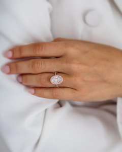 Anillo de compromiso de Halo blanco de corte ovalado de 11x7mm, banda pavimentada de oro rosa, anillo elegante de aniversario de Boda nupcial - Product Image 1