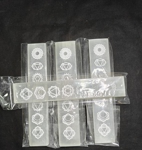 ก้านคริสตัลเซเลไนต์ธรรมชาติหินอาเกตแกะสลักจักระเจ็ดชิ้นสำหรับการรักษา - Product Image 2