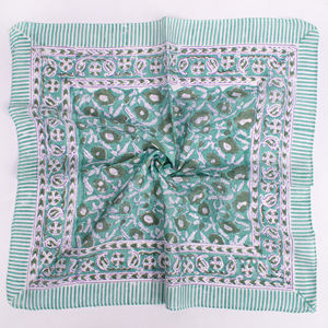 Bandana en coton léger, écologique, imprimé floral, doux pour la peau, élégant, tendance, respirant, à nouer - Product Image 4