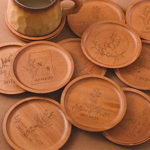 Ensemble de sous-verres en bois élégants améliorant la présentation des boissons tout en prévenant les rayures et les taches sur la table - Product Image 5