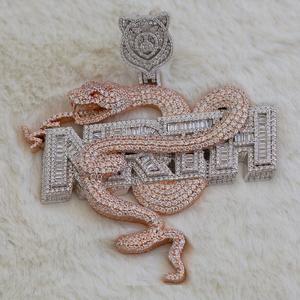 Pendentif personnalisé avec nom en lettres superposées pour femme, en moissanite véritable, taille brillant, certifié IGI, argent massif 925, or rose 14 carats - Product Image 1