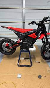 Motocicleta eléctrica todoterreno de alto rendimiento Yozma IN 10 Pro - Product Image 2