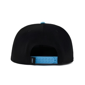 Casquette de golf légère 5 panneaux bicolore à absorption de l'humidité avec logo personnalisé et fermeture snapback pour événements de golf – Vente en gros - Product Image 4