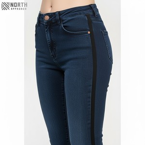 Nouveauté 2025 Jeans en denim pour femmes sur mesure Respirant Décontracté Taille mi-haute Motif 3D Coupe droite - Product Image 5