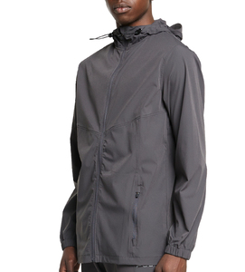 Conjunto de chándal de entrenamiento de dos piezas personalizado para hombre, cortavientos de poliéster y nailon transpirable con cremallera a prueba de viento para el verano - Product Image 2