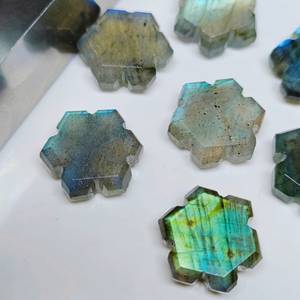 Pierre précieuse en labradorite 100% naturelle, forme fantaisie, sculptée à la main, pour la fabrication de bijoux - Product Image 1