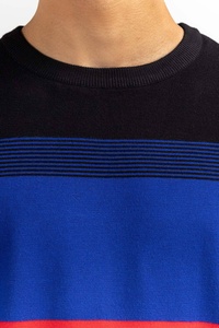 Prix de gros sur mesure Pull-over pour hommes Col rond Style solide Hiver Coton Polyester Design personnalisé - Product Image 6