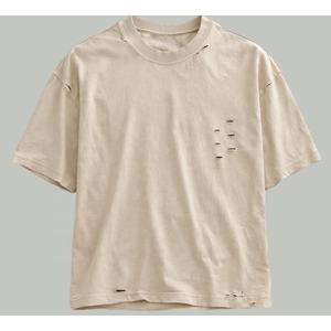 T-shirt pour homme Urban Fashion avec patchs déchirés, t-shirt graphique patchwork streetwear, t-shirt en coton confortable et décontracté - Product Image 4