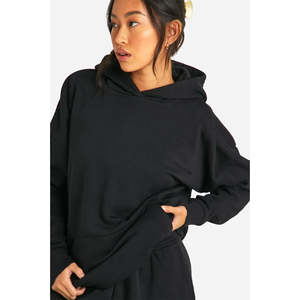 Hoodies courts pour femmes en gros, personnalisables avec logo imprimé, à manches longues, pull-over sur mesure pour femmes - Product Image 6