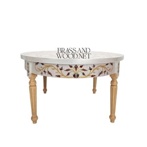 Table basse ronde élégante avec incrustation florale complexe et accents dorés pour un décor de salon classique - Product Image 5