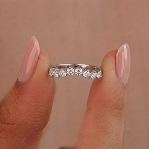 แหวนแต่งงาน Lurba Jewels ทองคำขาว 14K ประดับเพชรโมอิสซาไนต์ ดีไซน์โค้งซ้อนกันได้ แบบฝังเพชรทรงปาเว่ แหวนหมั้นสำหรับเจ้าสาว รับรองคุณภาพ ของขวัญสุดหรูสำหรับผู้หญิง - Product Image 2