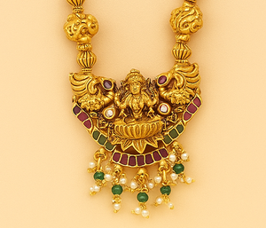 Conjunto de collar de joyería de templo de oro alto con colgante y pendientes de Lakshmi Collar indio tradicional con acabado de oro antiguo - Product Image 5