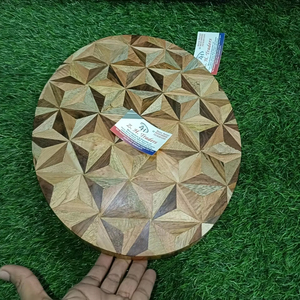 Juego de cuchillos de cocina rectangulares modernos Tabla de cortar queso hecha a mano con diseño de incrustaciones de madera al azar para verduras y aperitivos - Product Image 1