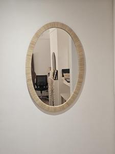 Miroir mural moderne en os et résine écologique fait à la main de haute qualité pour une décoration intérieure unique par Crescent Crafts - Product Image 2