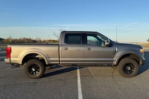 Ford F-250 Super Duty Lariat Tremor 4x4 Diesel Turbo R15 Cuir Foncé ExtremeTorque PowerTremor TrailReady d'occasion 2024 à vendre - Product Image 3