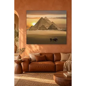 Impresión en lienzo de las Pirámides de Giza al atardecer con caballeros a caballo - Product Image 3
