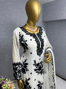 Lễ hội phong cách mặc bông kurti với hoa văn hình học hợp thời trang và công việc bằng đá tuyệt đẹp - Product Image 3