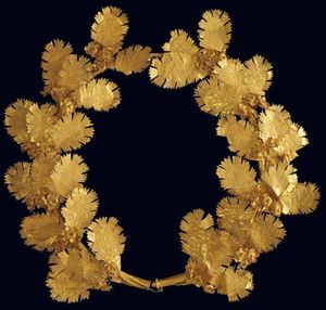 Revêtement doré de qualité supérieure, Design de fleur de crème Antique, couronne ronde en métal, cintre de couronne décorative, haute vente, prix bas - Product Image 2