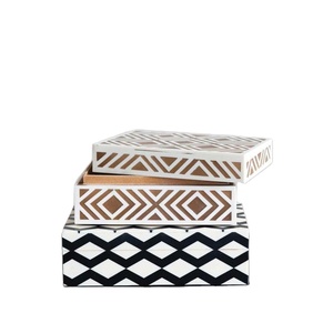 กล่องเครื่องประดับทำด้วยมือทำจากไม้คุณภาพระดับพรีเมี่ยมพร้อมดีไซน์ดอกไม้ทรงสี่เหลี่ยมสำหรับจัดระเบียบสำหรับห่อของขวัญหรือใช้ฝีมือ - Product Image 1