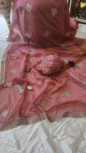 Saree en soie croquante douce et riche et brillante à double ombrage avec tendance - Product Image 2