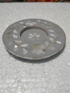 Posavasos Artesanal Premium de Nácar con Diseño de Concha para Regalos Festivos, Decoración de Comedor e Interiorismo - Product Image 3