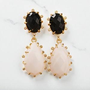 Boucles d'oreilles pendantes en argent 925 ovale et pierre de lune blanche poire et pierre précieuse d'onyx noir pour femme - Product Image 1