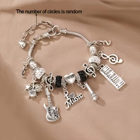 Bracelet personnalisé vintage à thème musical avec breloques en forme de cœur, pendentifs guitare, microphone, batterie, piano et plaque en laiton en forme de cœur LOVE