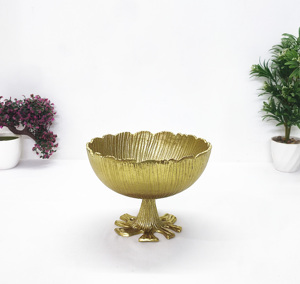 Bol à fruits sur piédestal polonais brillant avec bordure décorative en laiton et poignées Bol de service en métal sur piédestal de qualité supérieure Bol à fruits - Product Image 4