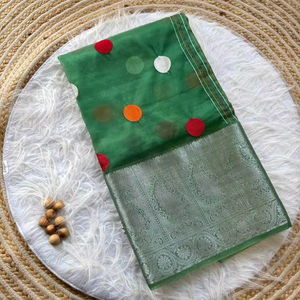 Sari de organza de seda pura de diseñador con hermoso trabajo y borde de trabajo de tejido para bodas y fiestas indias y paquistaníes - Product Image 1