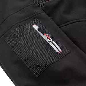 Veste softshell prête pour le froid offrant un ajustement flexible, un soutien thermique et des performances durables pour l'entraînement en plein air - Product Image 5