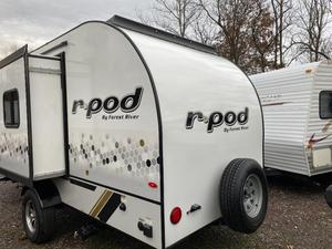RV R-Pod RP-180 F-o-r-e-s-t R-i-v-e-r 2021 usado, listo para vender - Product Image 3