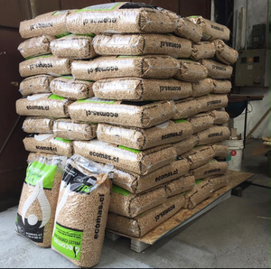 Granulés de bois certifiés ENplus A1 Premium 6mm 8mm 100% pin, hêtre, chêne pour chauffage, vente en gros et en vrac - Product Image 4