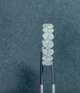 Bague en diamant Eternity Band Taille ovale naturelle FG Couleur VS1/VS2 Clarté en or blanc 14K 8.12g Largeur 5.6mm - Product Image 2