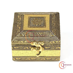 Coffre exquis pour bijoux chéris et design floral luxueux idéal pour la décoration de la maison cadeau donnant et protégeant des articles - Product Image 5