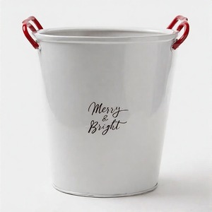 Pot décoratif en métal Polar Bloom pour les verts de Noël Idéal pour le style floral de porte et l'affichage de jardin pendant la saison des fêtes - Product Image 5